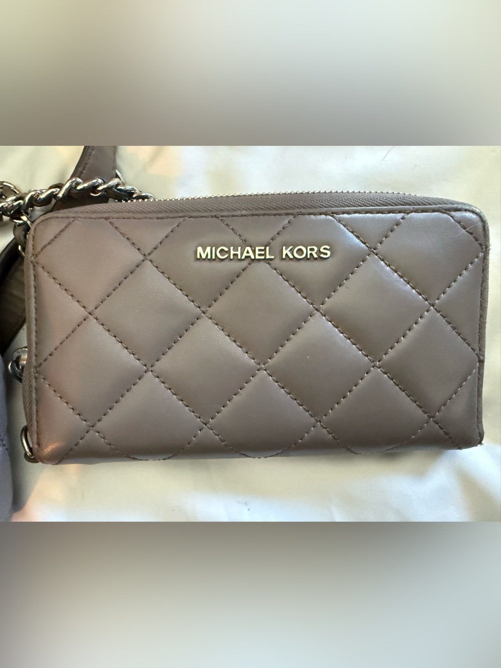Michael Kors Quilted Crossbody Wallet - Taupe Gray